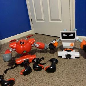 Big fighting robots. They fight each other by you controlling them.